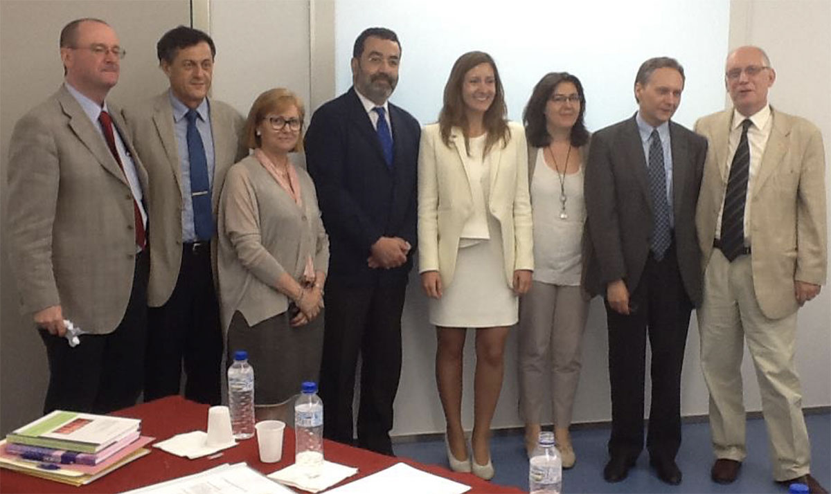 Fotografía del día de la lectura de mi tesis doctoral en la universidad de Valencia, con mis directores (los Dres. Miguel Peñarrocha y María Peñarrocha) y los miembros del tribunal